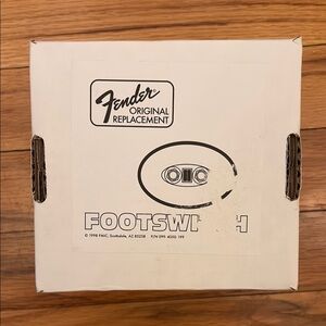 Fender Amp Original Replacement Footswitch in White